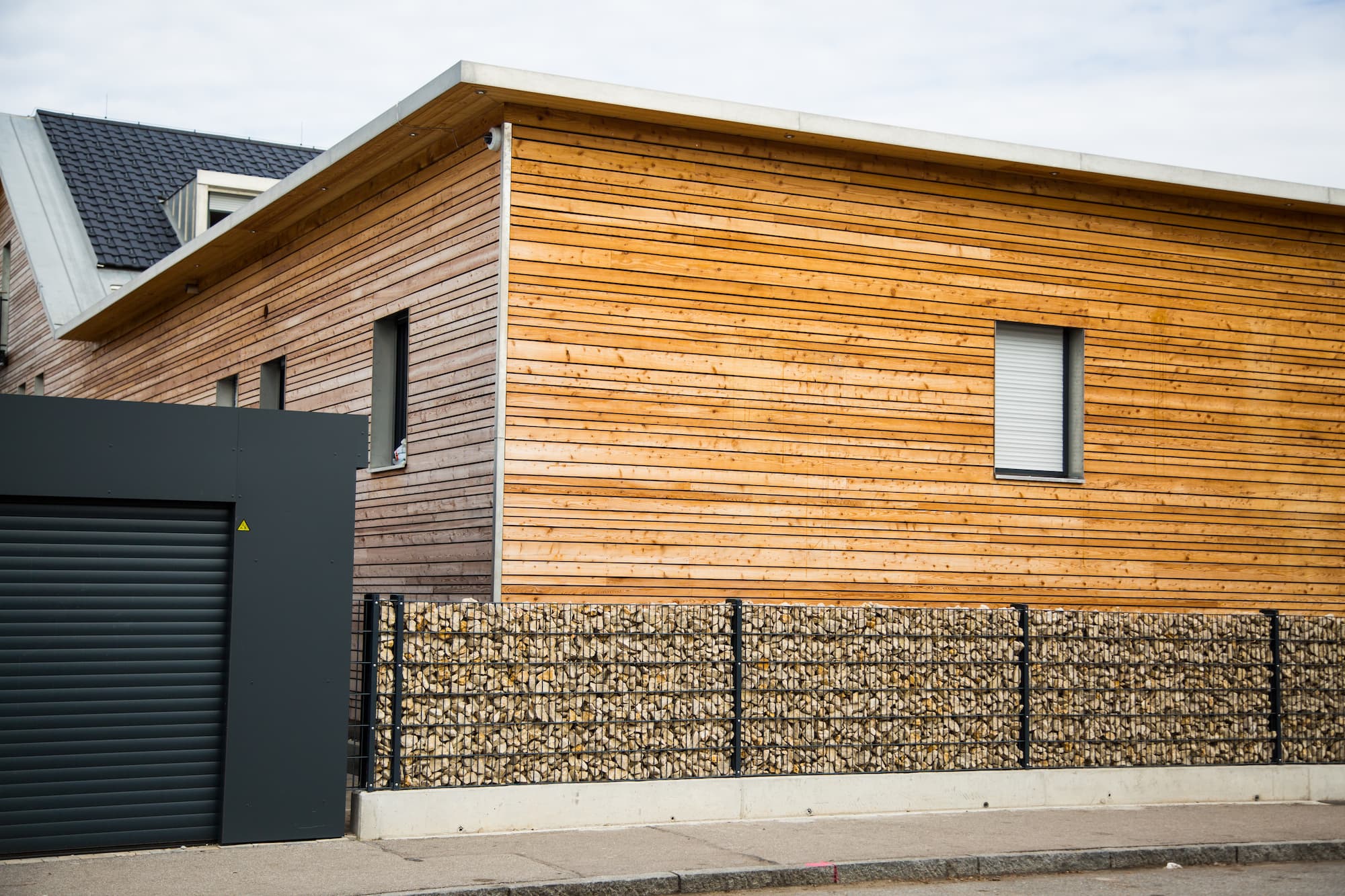 Pose de bardage en bois pour tous types de bâtiments à Strasbourg à proximité d&#8217;Illkirch Bischwiller 2