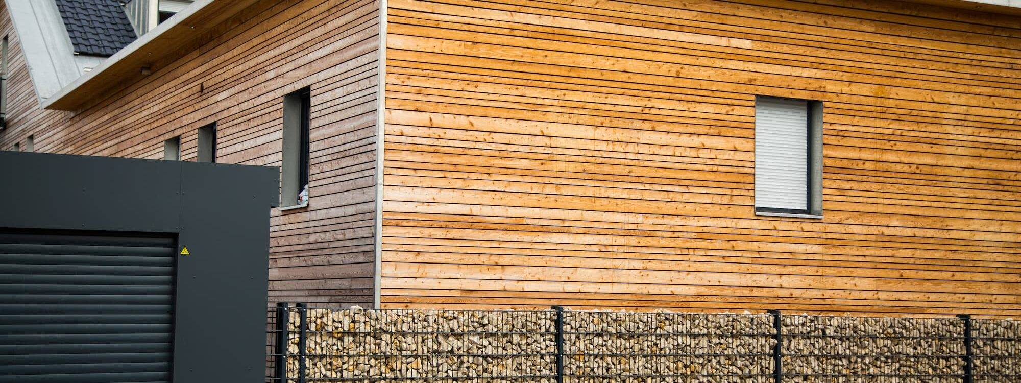 Pose de bardage en bois pour tous types de bâtiments à Strasbourg à proximité d&#8217;Illkirch Erstein