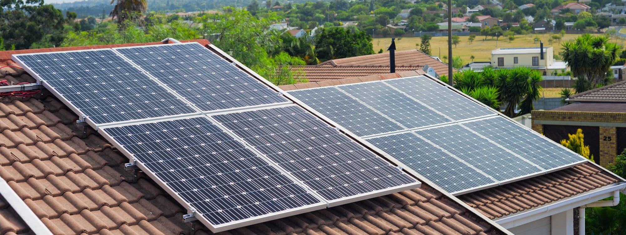 Peut-on combiner isolation ext&eacute;rieure et panneaux solaires ? S&eacute;lestat